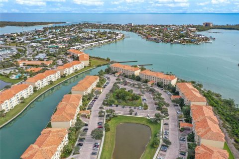 Copropriété à vendre à Hutchinson Island South, Floride: 2 chambres, 184.78 m2 № 2078141 - photo 4