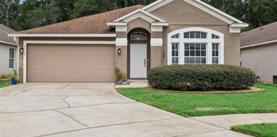 Villa ou maison à Apopka, Floride 4 chambres, 189.52 m2 № 2325192