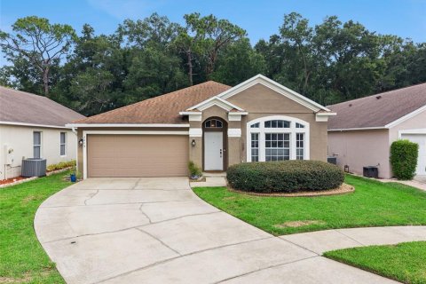 Villa ou maison à vendre à Apopka, Floride: 4 chambres, 189.52 m2 № 2325192 - photo 4