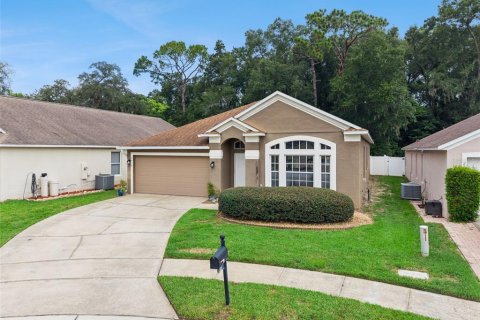 Villa ou maison à vendre à Apopka, Floride: 4 chambres, 189.52 m2 № 2325192 - photo 5