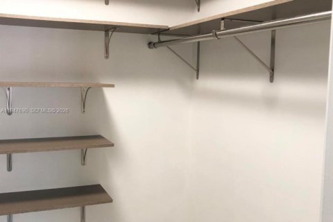 Снять в аренду кондоминиум в Холливуд, Флорида 1 спальня, 60.39м2, № 2003782 - фото 5