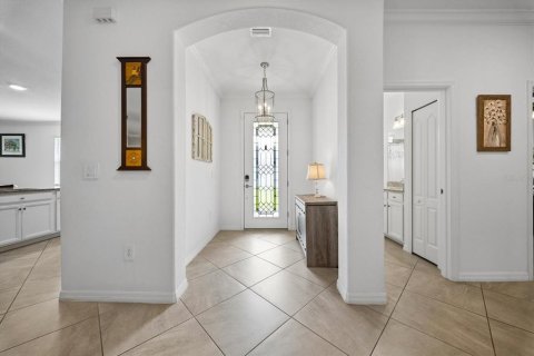 House in Bradenton, Florida 2 bedrooms, 182.55 sq.m. № 2395940 - photo 5