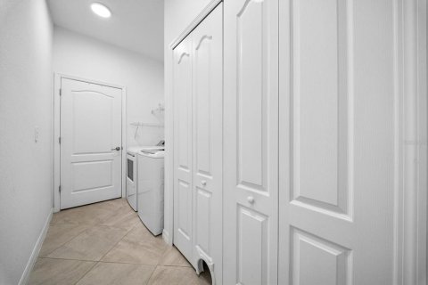 House in Bradenton, Florida 2 bedrooms, 182.55 sq.m. № 2395940 - photo 29