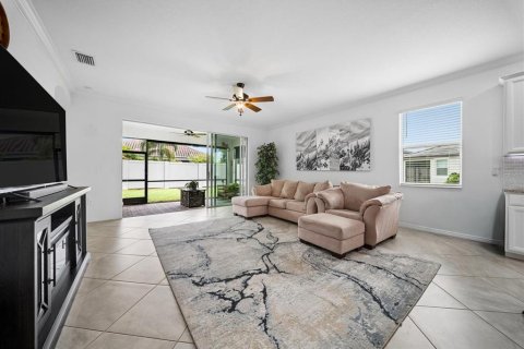 House in Bradenton, Florida 2 bedrooms, 182.55 sq.m. № 2395940 - photo 19
