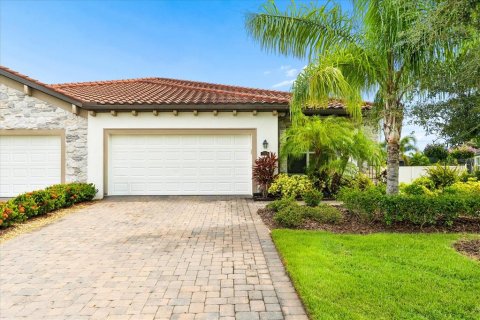 House in Bradenton, Florida 2 bedrooms, 182.55 sq.m. № 2395940 - photo 3
