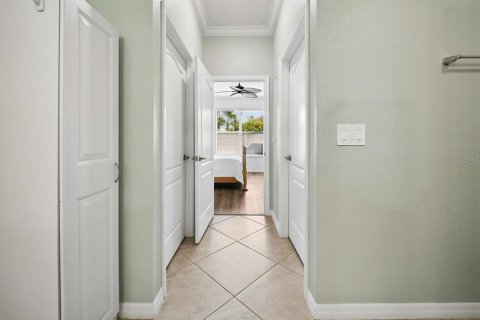 House in Bradenton, Florida 2 bedrooms, 182.55 sq.m. № 2395940 - photo 13