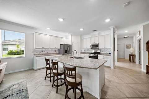 House in Bradenton, Florida 2 bedrooms, 182.55 sq.m. № 2395940 - photo 23