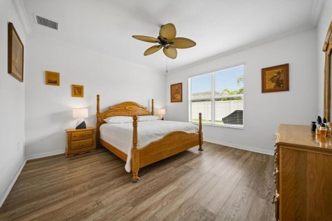 House in Bradenton, Florida 2 bedrooms, 182.55 sq.m. № 2395940 - photo 11
