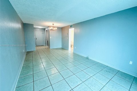 Снять в аренду кондоминиум в Норт-Майами, Флорида 1 спальня, 62.52м2, № 1945321 - фото 14