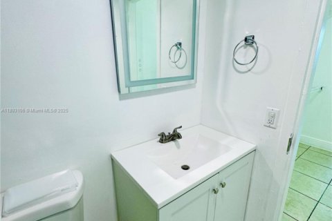 Снять в аренду кондоминиум в Норт-Майами, Флорида 1 спальня, 62.52м2, № 1945321 - фото 25