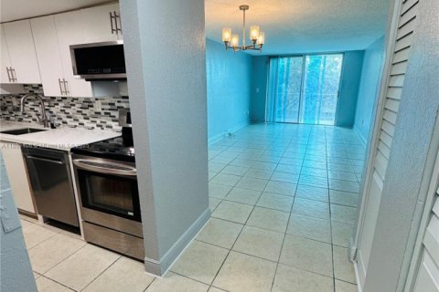 Снять в аренду кондоминиум в Норт-Майами, Флорида 1 спальня, 62.52м2, № 1945321 - фото 11