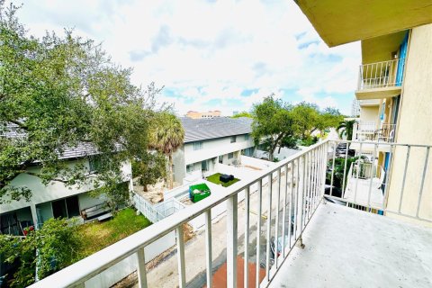 Снять в аренду кондоминиум в Норт-Майами, Флорида 1 спальня, 62.52м2, № 1945321 - фото 16