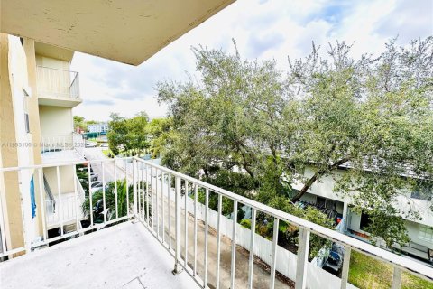 Снять в аренду кондоминиум в Норт-Майами, Флорида 1 спальня, 62.52м2, № 1945321 - фото 15