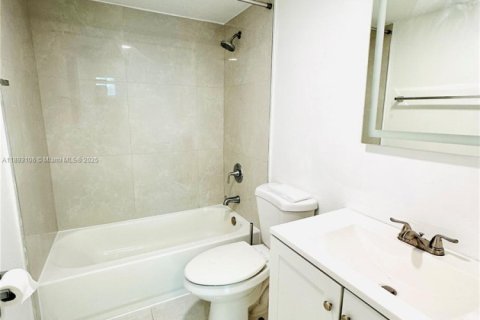 Снять в аренду кондоминиум в Норт-Майами, Флорида 1 спальня, 62.52м2, № 1945321 - фото 23