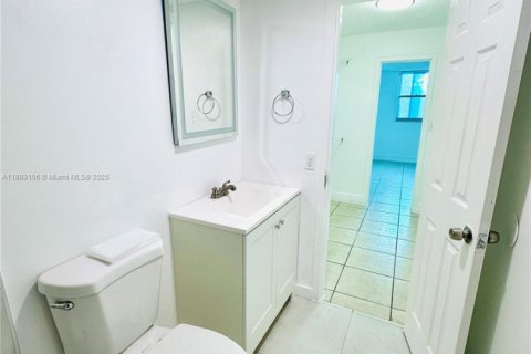 Снять в аренду кондоминиум в Норт-Майами, Флорида 1 спальня, 62.52м2, № 1945321 - фото 24