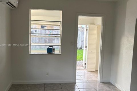 Villa ou maison à louer à Hollywood, Floride: 1 chambre, 83.61 m2 № 2077433 - photo 19