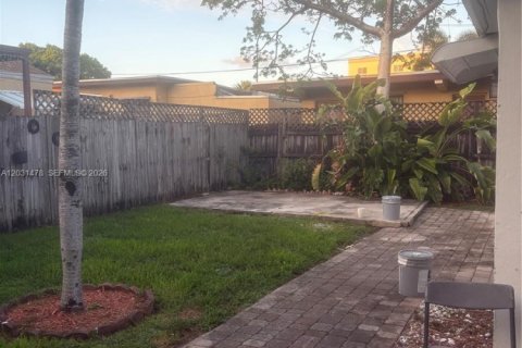 Villa ou maison à louer à Hollywood, Floride: 1 chambre, 83.61 m2 № 2077433 - photo 5