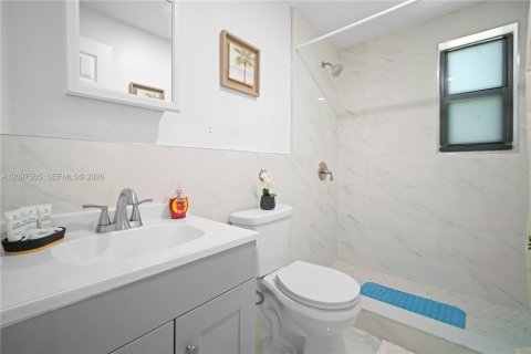Commercial property in Miami, Florida 268.49 sq.m. № 2394525 - photo 29
