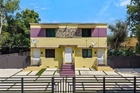 Commercial property in Miami, Florida 268.49 sq.m. № 2394525