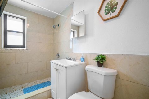 Commercial property in Miami, Florida 268.49 sq.m. № 2394525 - photo 15