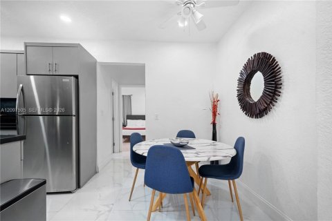 Commercial property in Miami, Florida 268.49 sq.m. № 2394525 - photo 23
