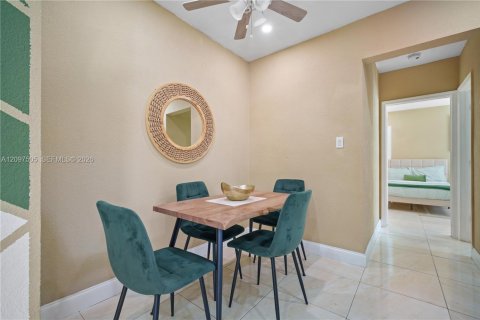Commercial property in Miami, Florida 268.49 sq.m. № 2394525 - photo 7