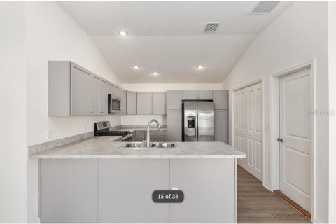 House in The Villages, Florida 2 bedrooms, 109.16 sq.m. № 2209989 - photo 13