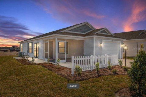 House in The Villages, Florida 2 bedrooms, 109.16 sq.m. № 2209989 - photo 4