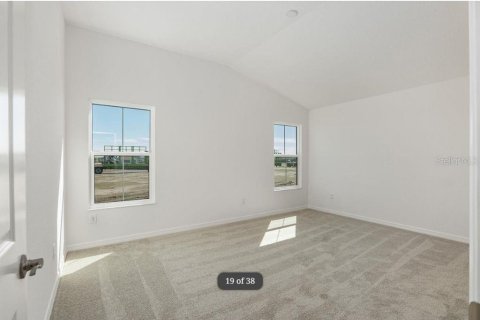 House in The Villages, Florida 2 bedrooms, 109.16 sq.m. № 2209989 - photo 17