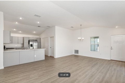 House in The Villages, Florida 2 bedrooms, 109.16 sq.m. № 2209989 - photo 10
