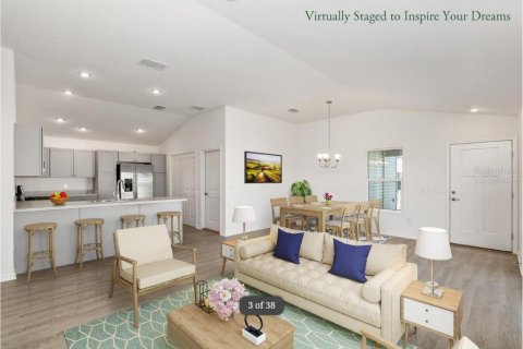 House in The Villages, Florida 2 bedrooms, 109.16 sq.m. № 2209989 - photo 3
