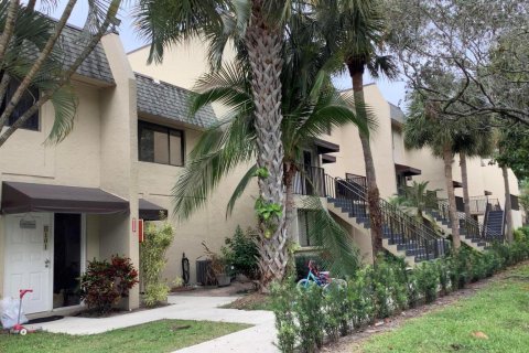 Condo in Deerfield Beach, Florida, 2 bedrooms № 2177288