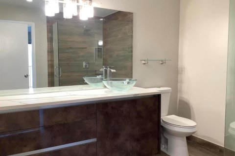 Condo in Deerfield Beach, Florida, 2 bedrooms № 2177288 - photo 12