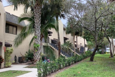Condo in Deerfield Beach, Florida, 2 bedrooms № 2177288 - photo 21