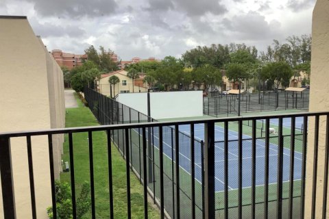 Condo in Deerfield Beach, Florida, 2 bedrooms № 2177288 - photo 17