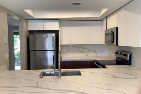Condo in Deerfield Beach, Florida, 2 bedrooms № 2177288 - photo 3