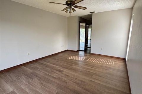 Villa ou maison à louer à Ocala, Floride: 4 chambres, 156.91 m2 № 1778511 - photo 3