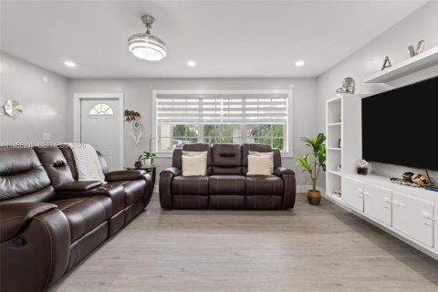 Villa ou maison à vendre à Homestead, Floride: 2 chambres, 92.81 m2 № 2009511 - photo 6