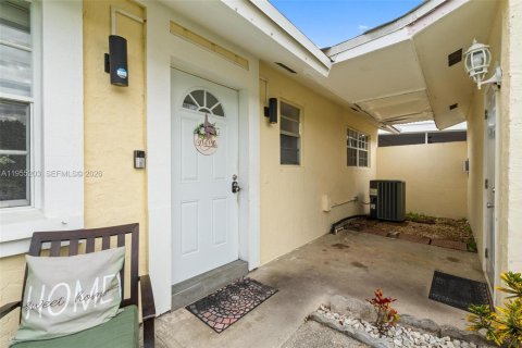 Villa ou maison à vendre à Homestead, Floride: 2 chambres, 92.81 m2 № 2009511 - photo 3