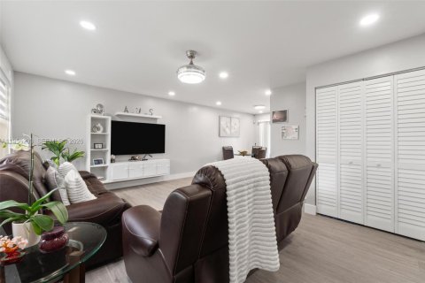 Villa ou maison à vendre à Homestead, Floride: 2 chambres, 92.81 m2 № 2009511 - photo 4