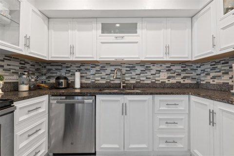 Villa ou maison à vendre à Homestead, Floride: 2 chambres, 92.81 m2 № 2009511 - photo 13