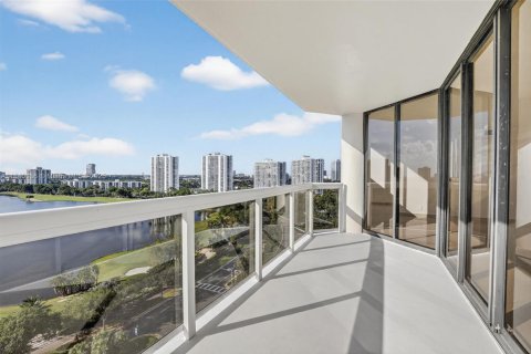 Condo in Aventura, Florida, 2 bedrooms in LANDMARK № 2171974 - photo 8