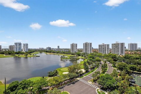 Condo in Aventura, Florida, 2 bedrooms in LANDMARK № 2171974 - photo 4