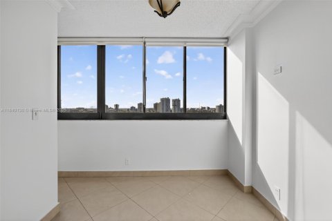 Condo in Aventura, Florida, 2 bedrooms in LANDMARK № 2171974 - photo 28