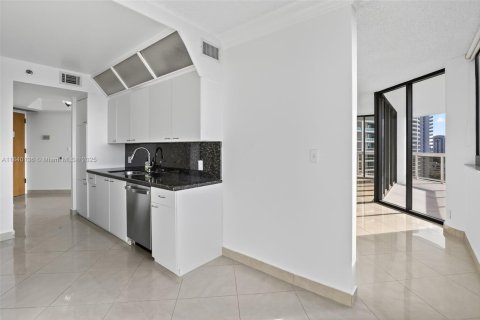Condo in Aventura, Florida, 2 bedrooms in LANDMARK № 2171974 - photo 19