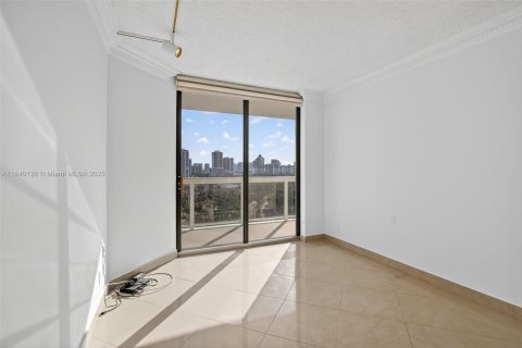 Condo in Aventura, Florida, 2 bedrooms in LANDMARK № 2171974 - photo 29