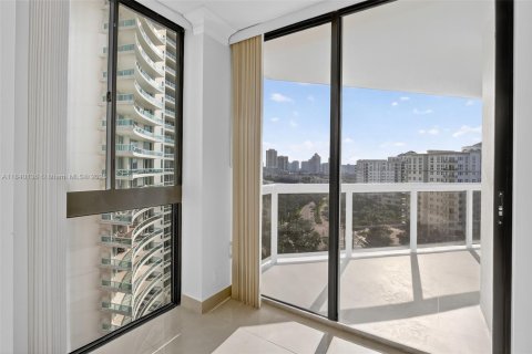 Condo in Aventura, Florida, 2 bedrooms in LANDMARK № 2171974 - photo 22