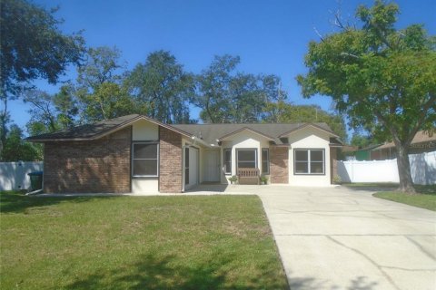 Casa en venta en Deltona, Florida, 3 dormitorios, 130.25 m2 № 1888697 - foto 2