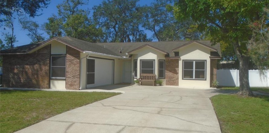 Casa en Deltona, Florida 3 dormitorios, 130.25 m2 № 1888697