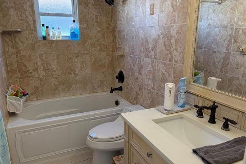 Casa en venta en Deltona, Florida, 3 dormitorios, 130.25 m2 № 1888697 - foto 24
